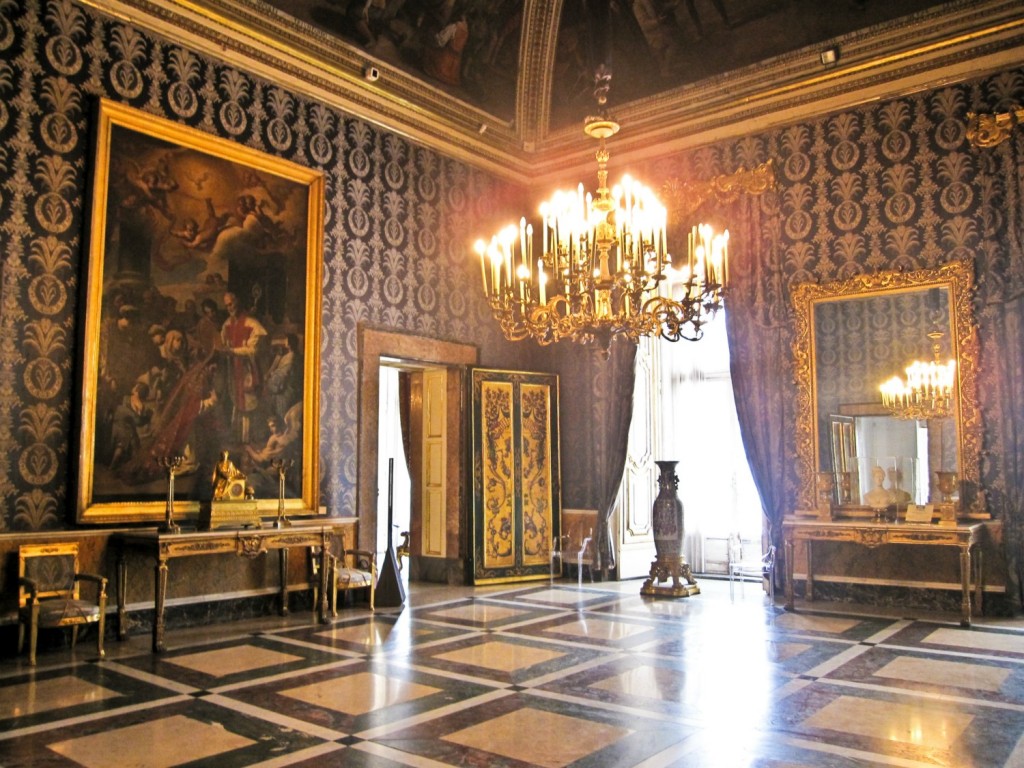 Il Palazzo reale di Napoli